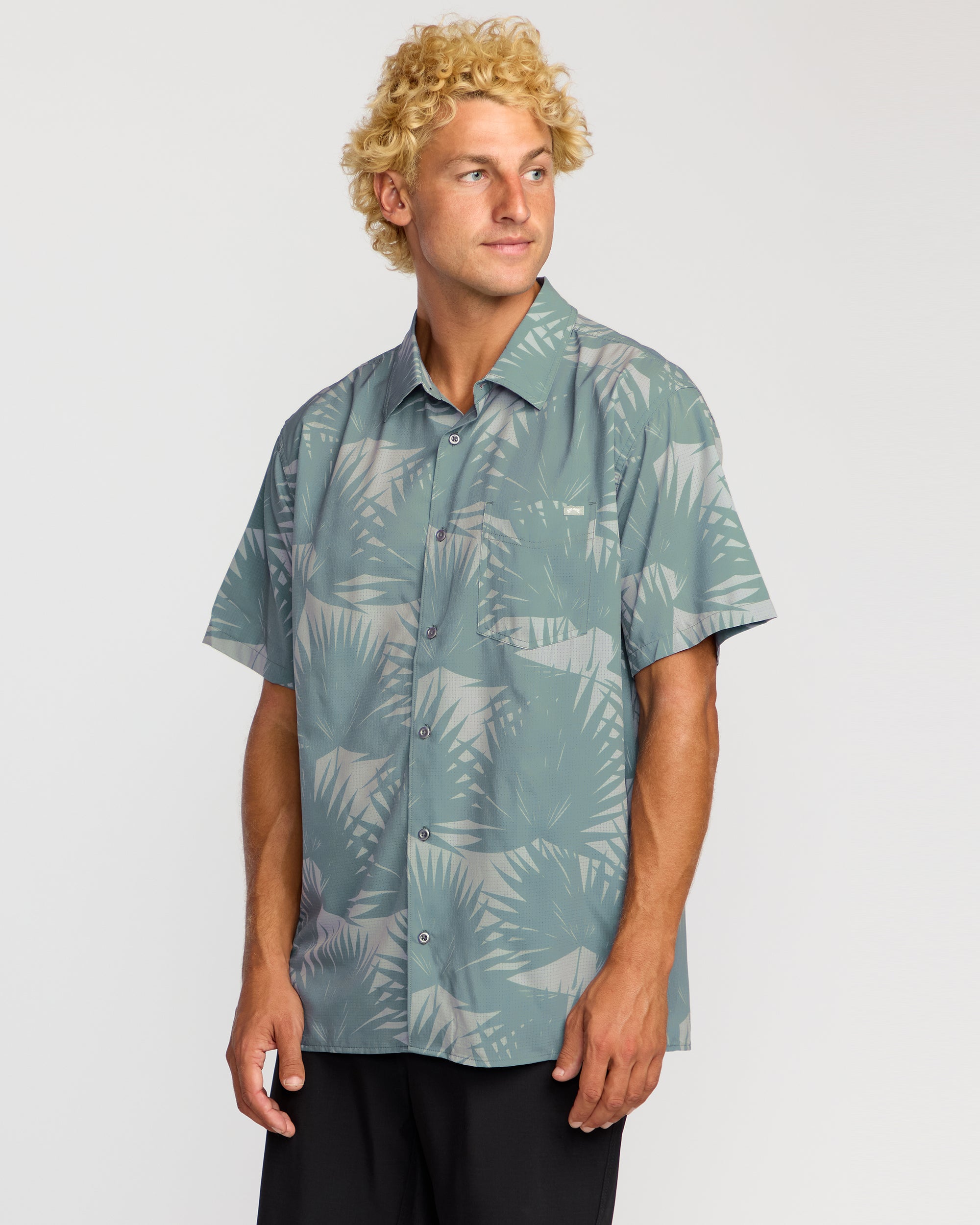 Surftrek Perf Short Sleeve Shirt - Sea Blue - Image 4